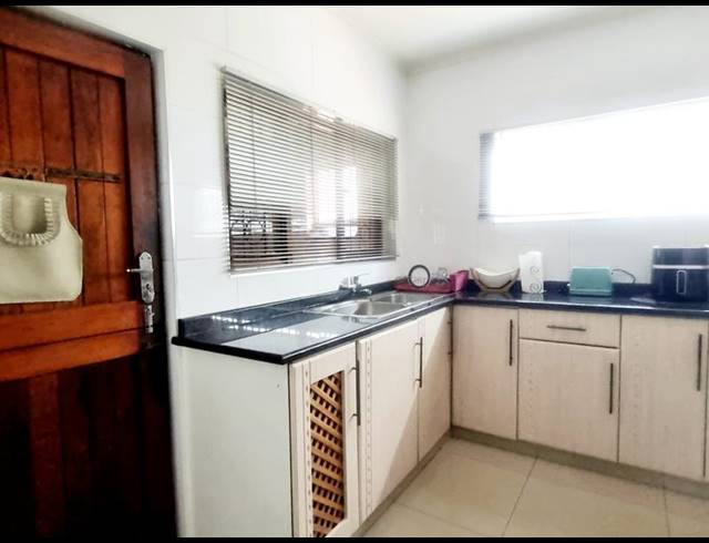 4 BEDROOM HOUSE FOR SALE IN MONTCLAIR